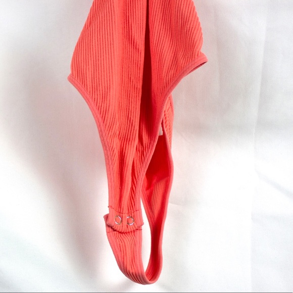 Ribbed Bodysuit | L - Picture 4 of 4